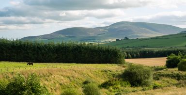 Window smashed and bag stolen from car parked at popular hillwalking spot