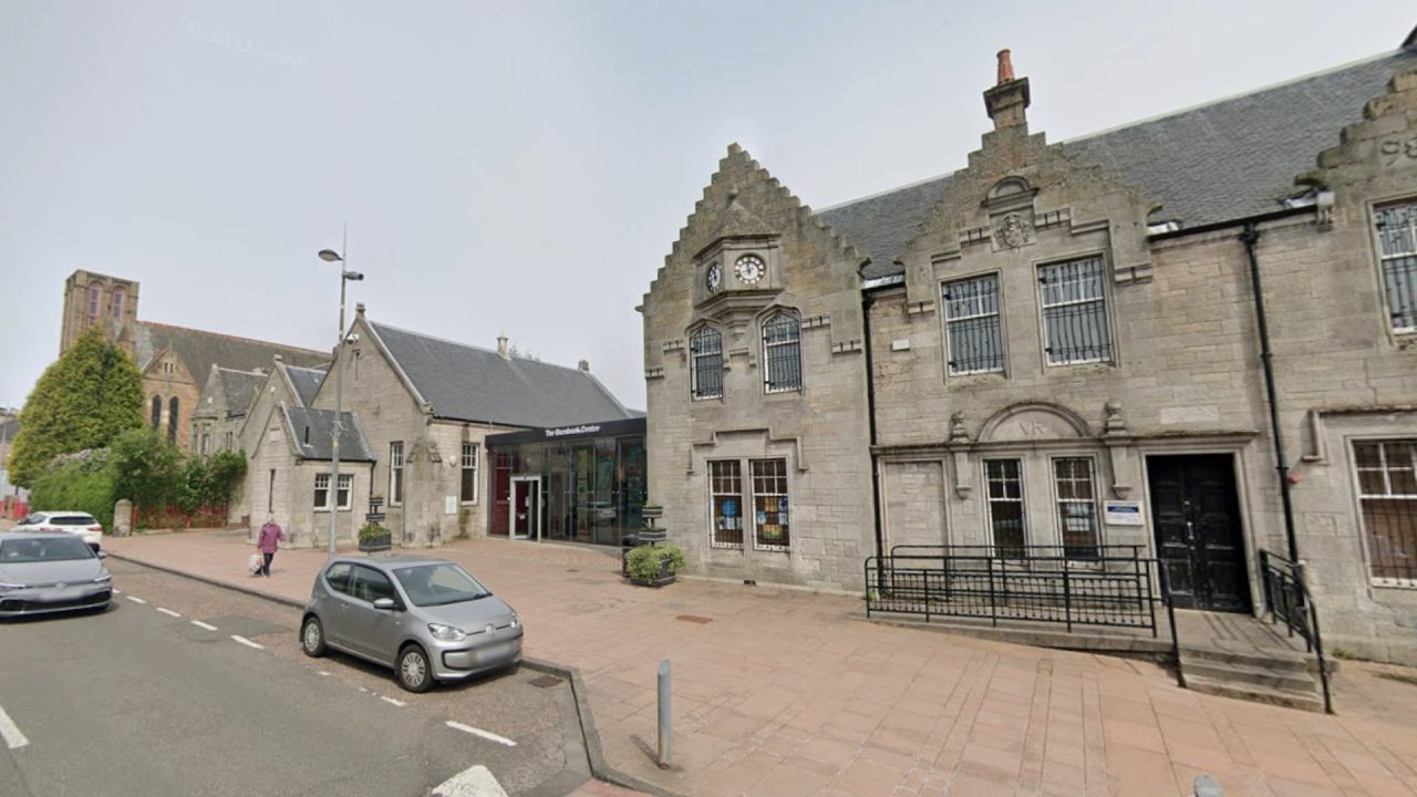 Hunt for two suspects after ‘serious assault’ of man on street