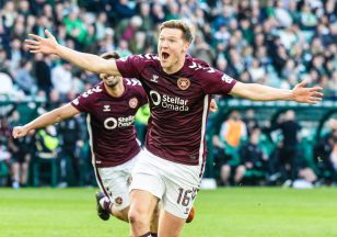 Hearts keep title hopes on track with hard-fought win against nine-man Hibernian