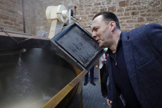 Benefits system being ‘abused on an industrial scale’, says Findlay