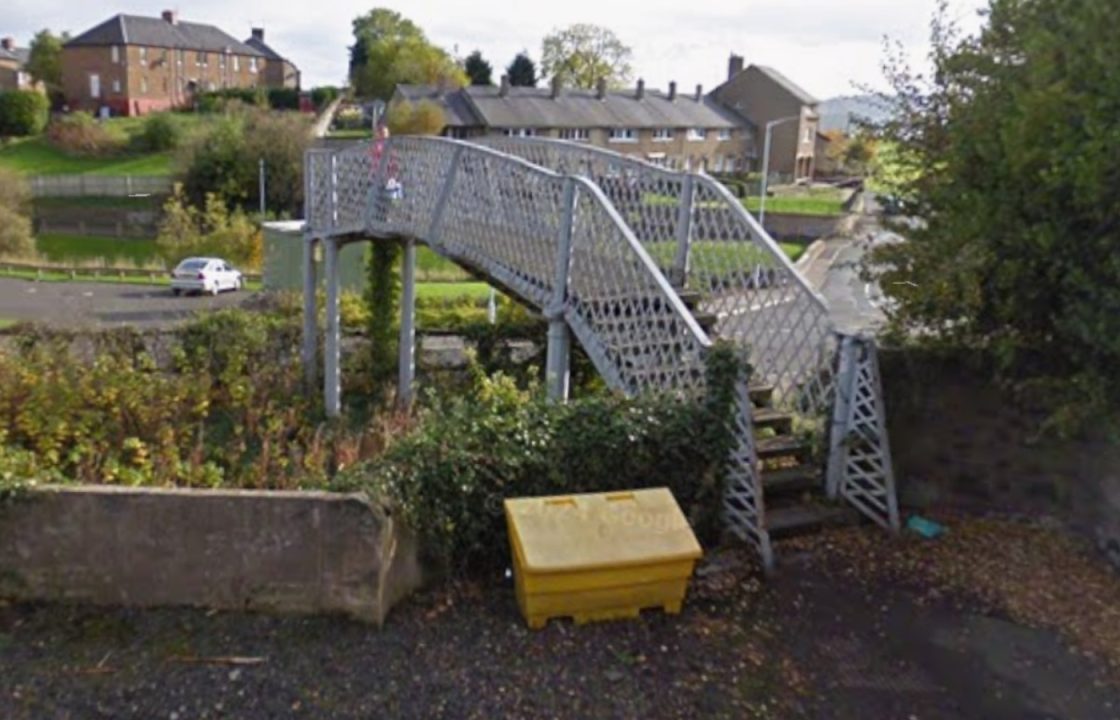 Inverkeithing footbridge ‘could end up hot pink’ if Network Rail doesn’t finish job, says Fife councillor