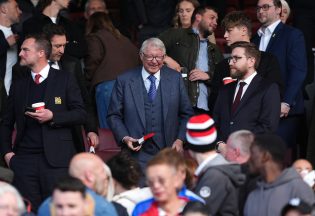 Sir Alex Ferguson leaves Old Trafford feeling unwell before Man Utd-Liverpool
