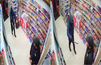 Armed robber flees Edinburgh shop after staff laugh at him