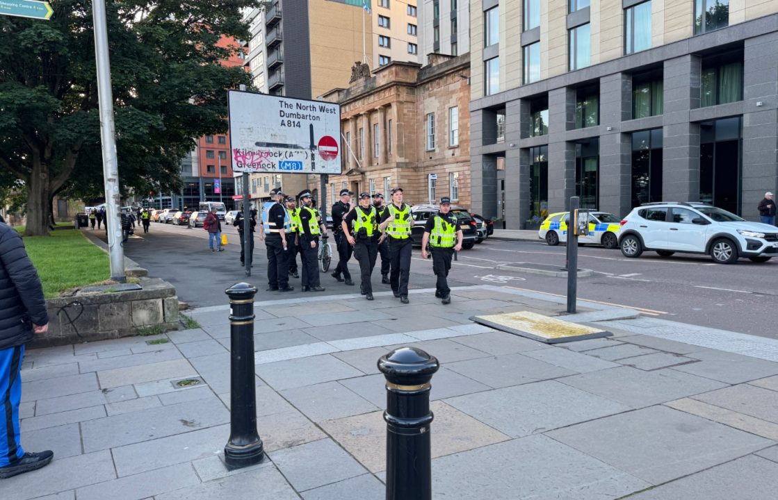 Glasgow Bridge closed amid ongoing police incident