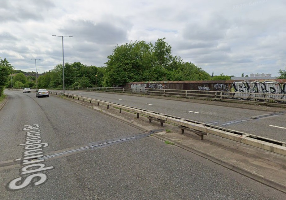 Busy Glasgow road closed following early morning car crash