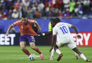 World Cup Scotland v Haiti: Electrifying atmosphere as second half under way