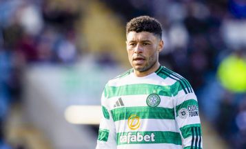 Celtic sign Alex Oxlade-Chamberlain on one-year-deal