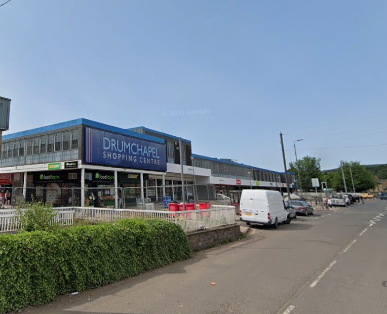 Man arrested after teenager stabbed outside shopping centre in Glasgow
