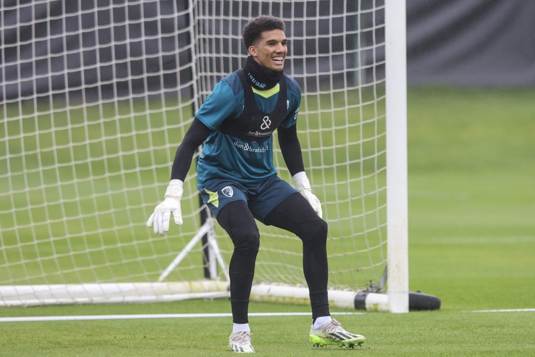 Motherwell sign goalkeeper Alex Paulsen on season-long loan from Bournemouth