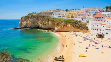 Algarve has lowest prices for family holidays – report