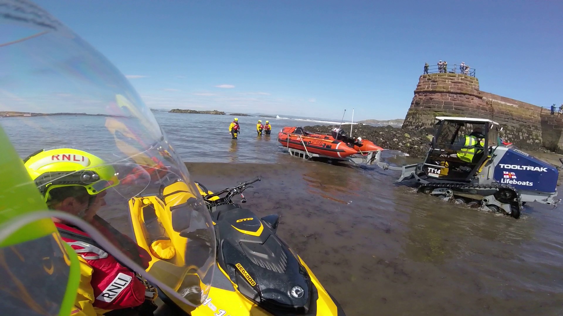 North Berwick RNLI recover the lifeboat and jet ski