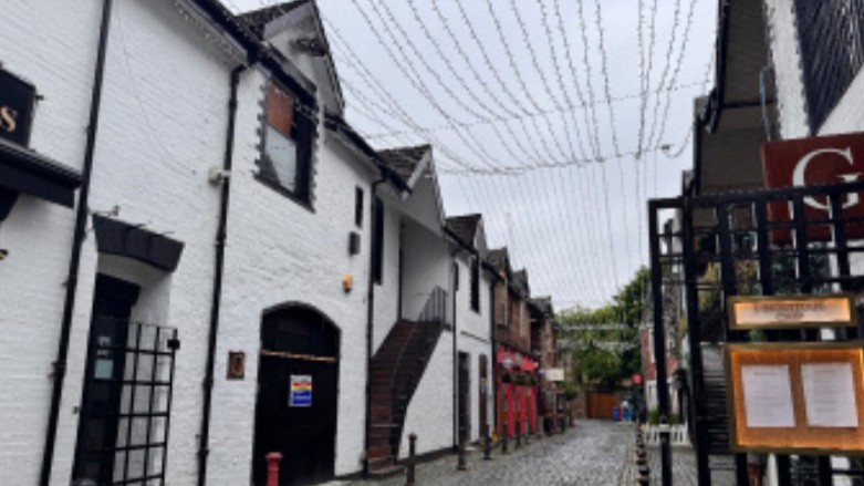 Restaurant terrace proposed for listed Ashton Lane building