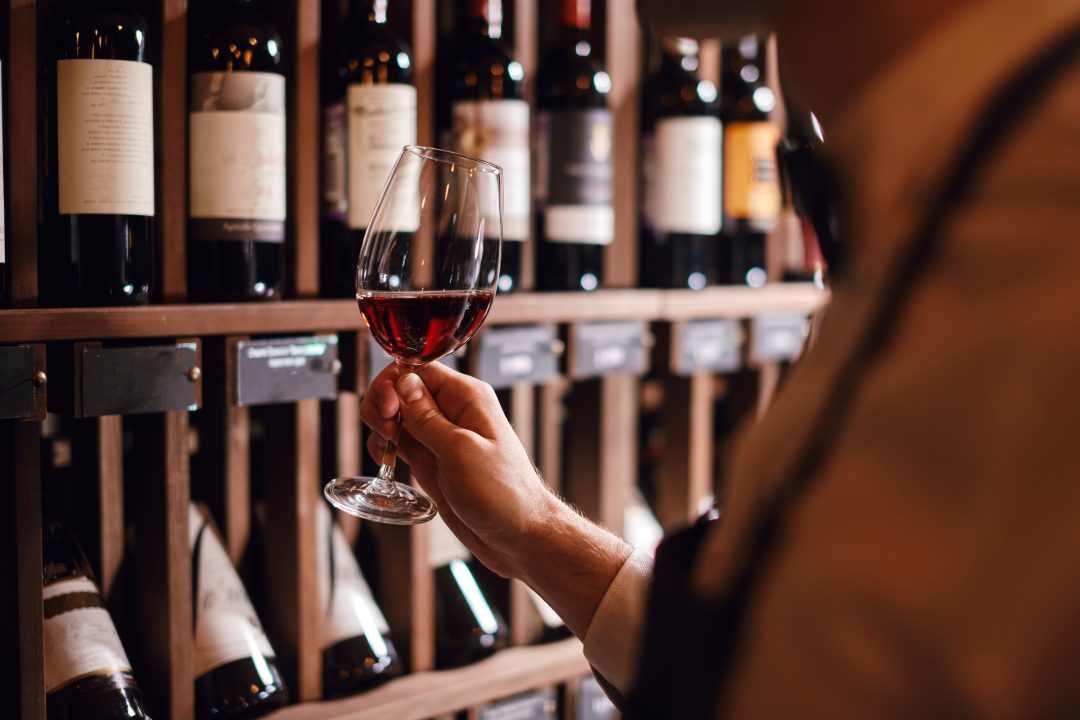Woman caused £20,000 of damage after smashing up ‘wrong’ wine bar with hammer in Glasgow city centre