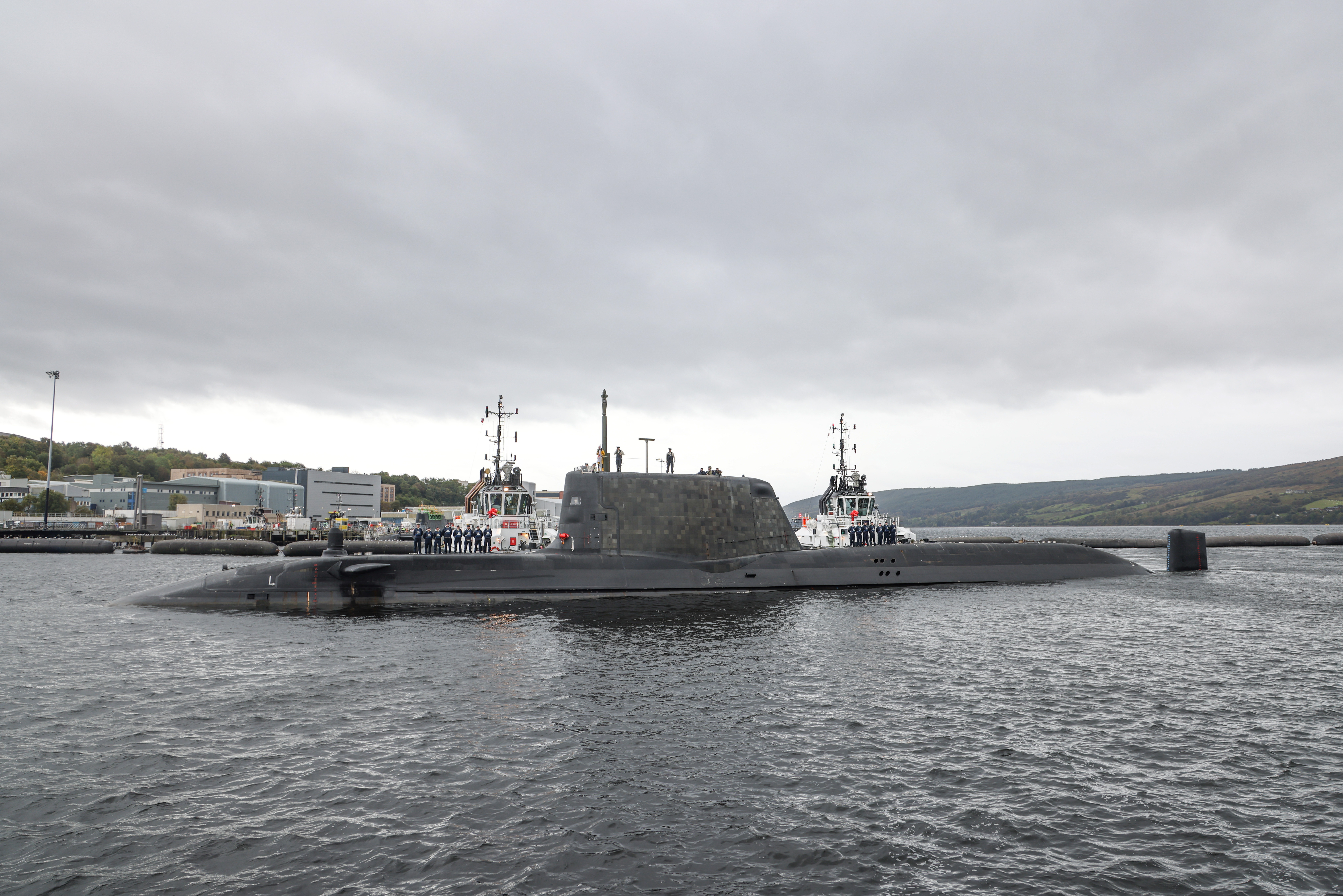 HMS Agamemnon arrives at HM Naval Base Clyde.